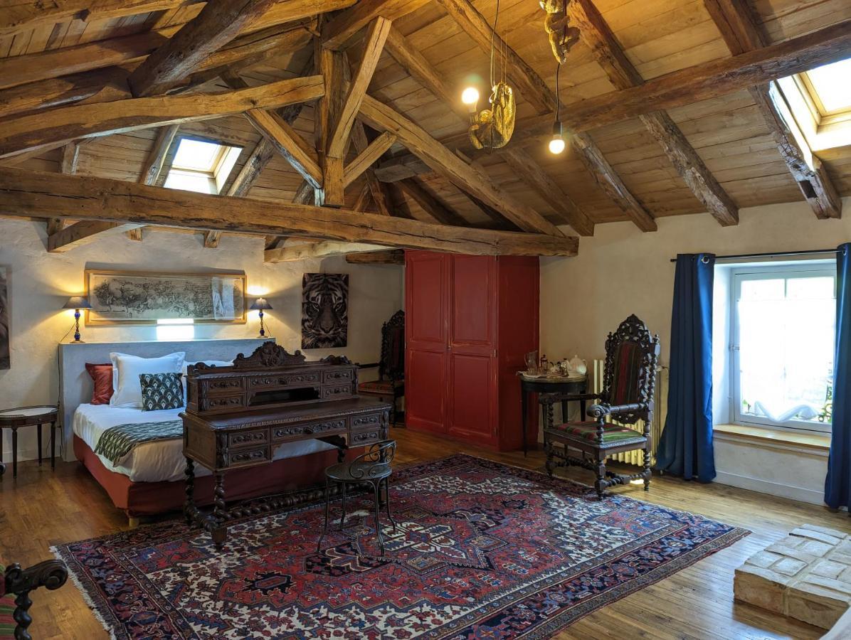 Chateau De Lavaud Montbron Exteriér fotografie